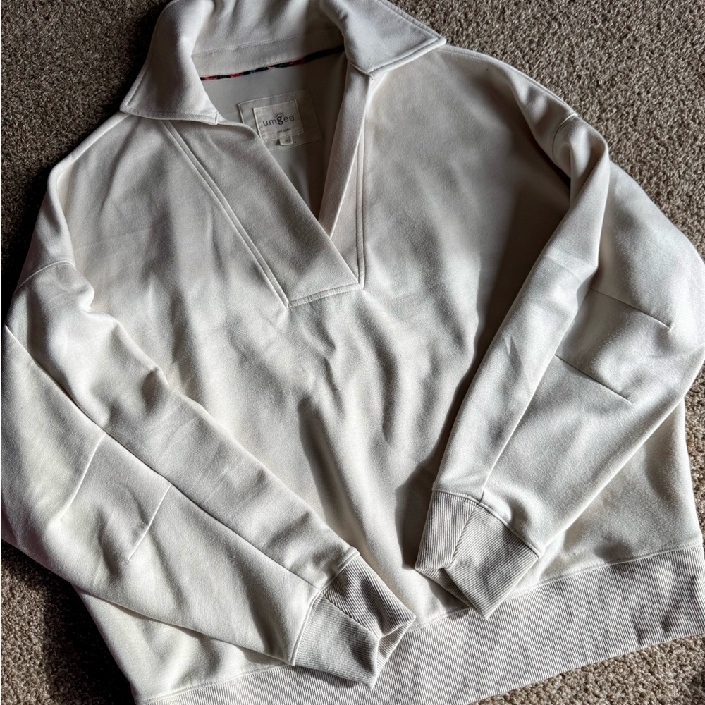 Umgee Cream V-Neck ladies top
